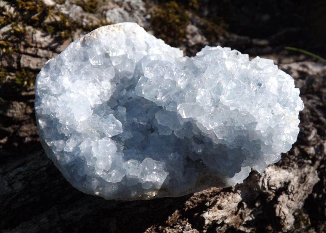 Indiana ရှားပါးကျောက်မျက် Celestite