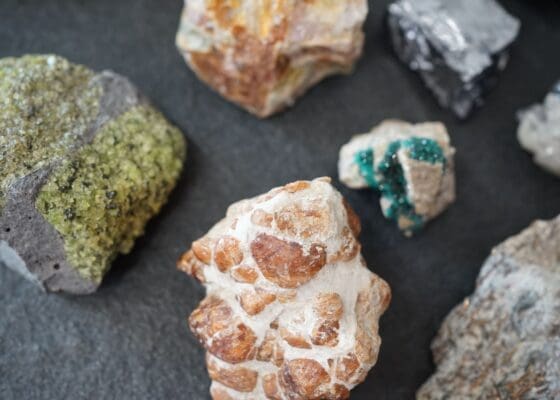 Juegos de cristales para principiantes, kit de minerales de roca y fósiles,  variedad de rocas minerales, piedras preciosas en bruto, fragmento de