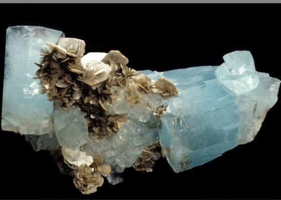 Aquamarine with Muscovite