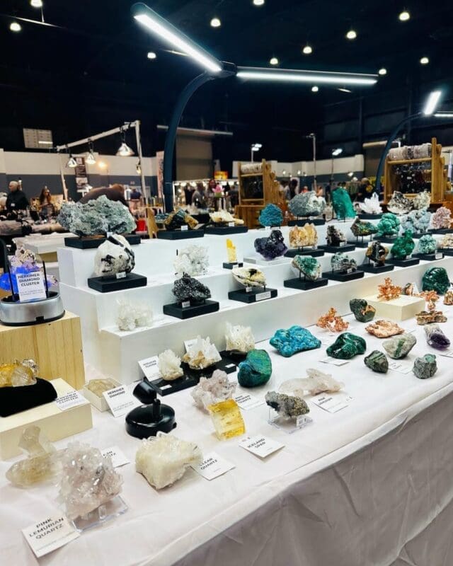 Výstava drahokamů a minerálů na Floridě