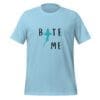 Унисекс тениска с хумористична графика „Ухапе ме“ – океанско синьо